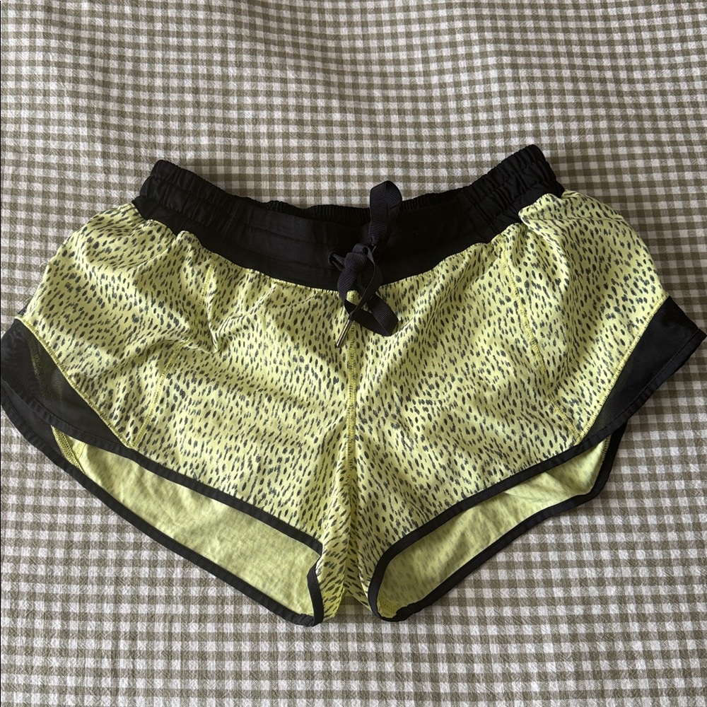 🍋Lululemon Hotty Hots Short!